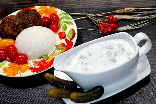 Холодный соус с маринованными огурцами0